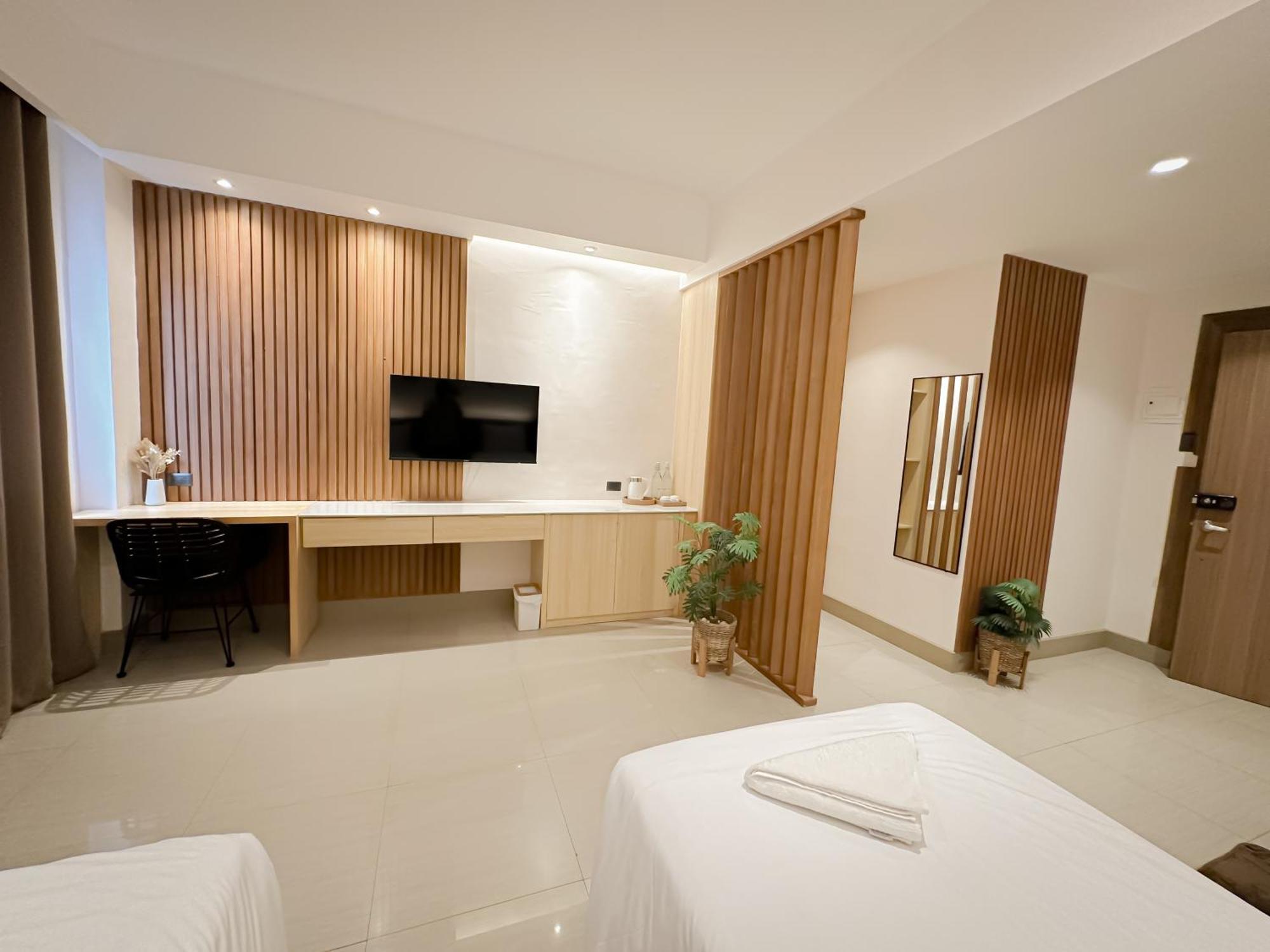Leux Alona Inn 2*