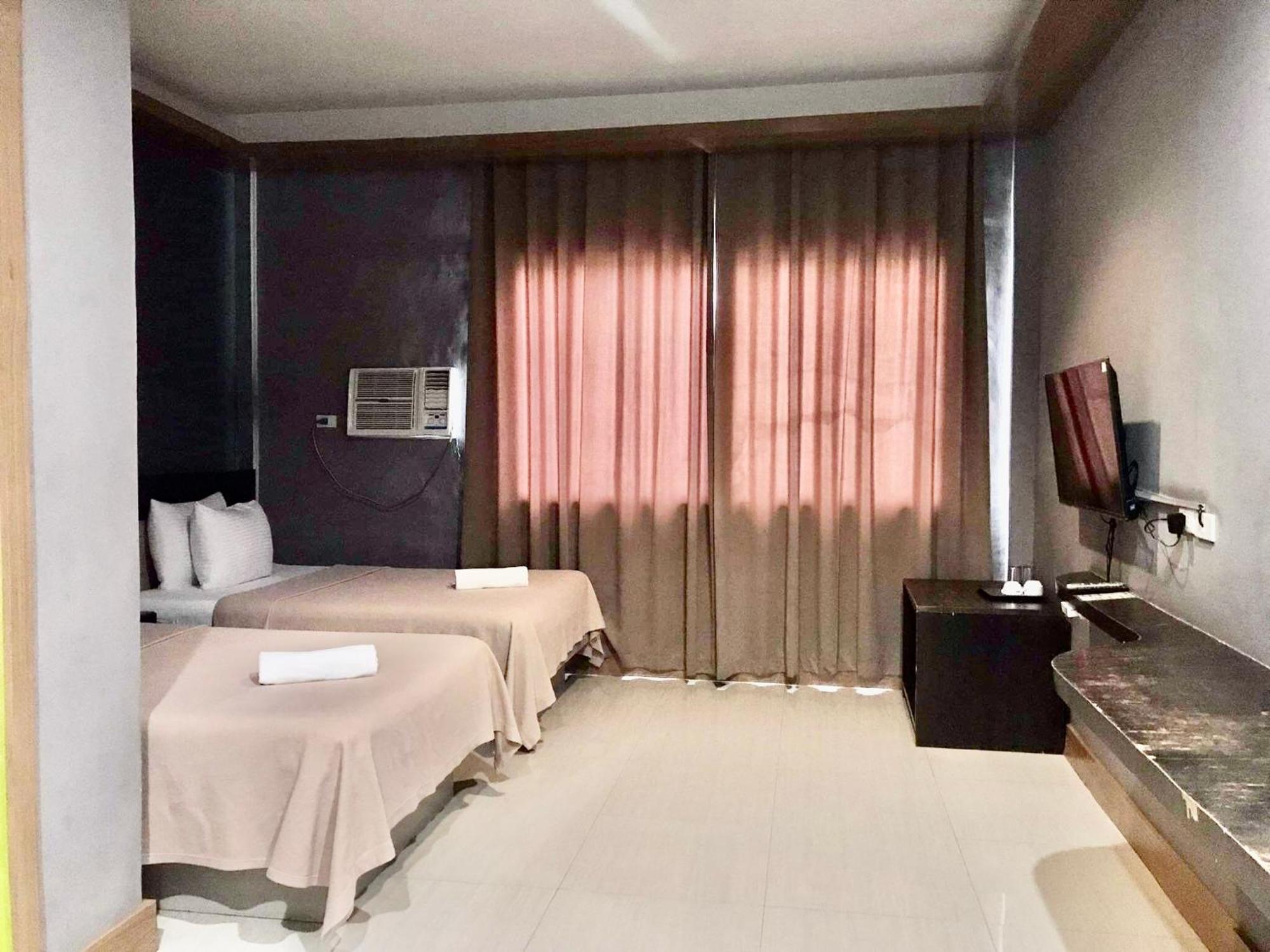 Inn Leux Alona 2*