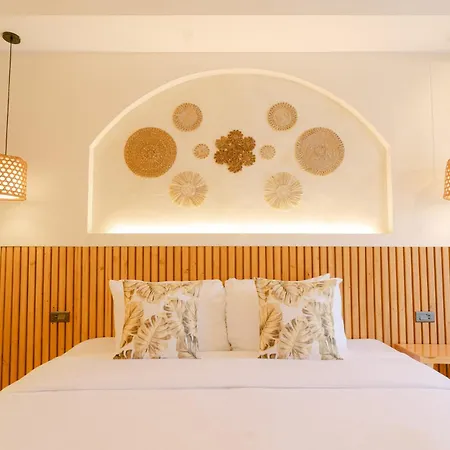 Leux Hotel Alona Panglao Island Exterior photo